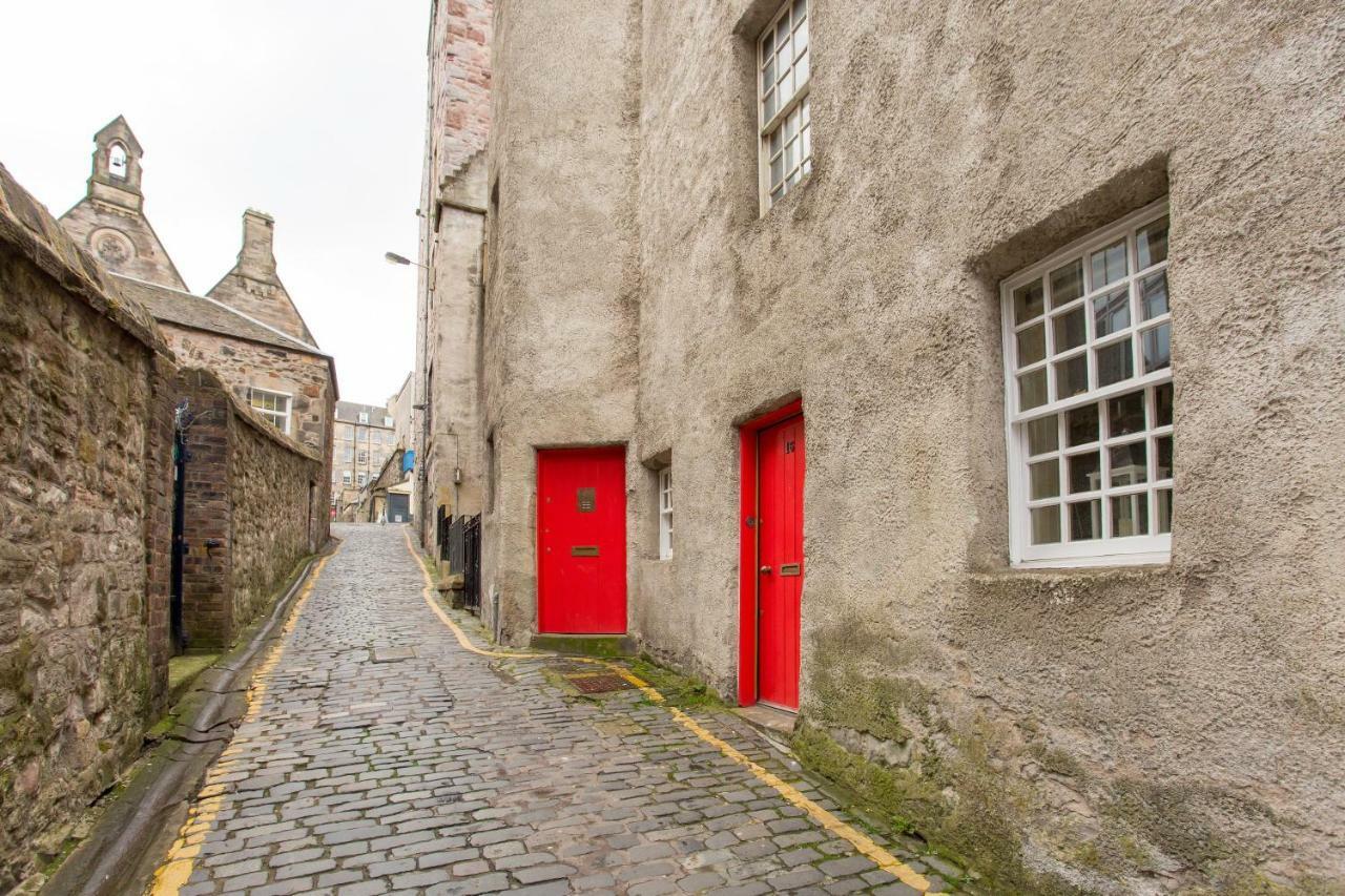 Charming Apartment In The Old Town Edimburgo Exterior foto